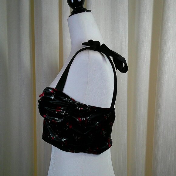 Garage Black Velvet Floral Crop Top in size M - Picture 3 of 4